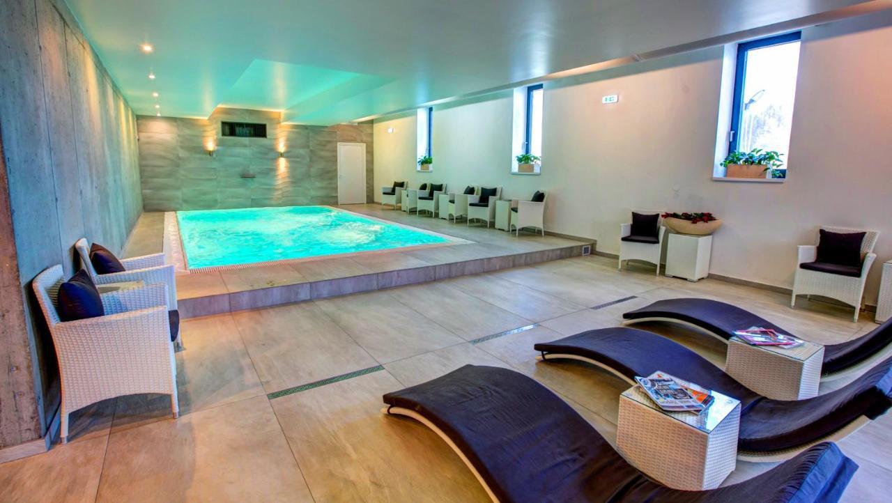 Marina Liptov Pri Liptovskej Mare Hotel Bobrovnik ภายนอก รูปภาพ